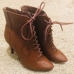 NEW Breckelles Tan Stiletto Lace Up Booties Size 9